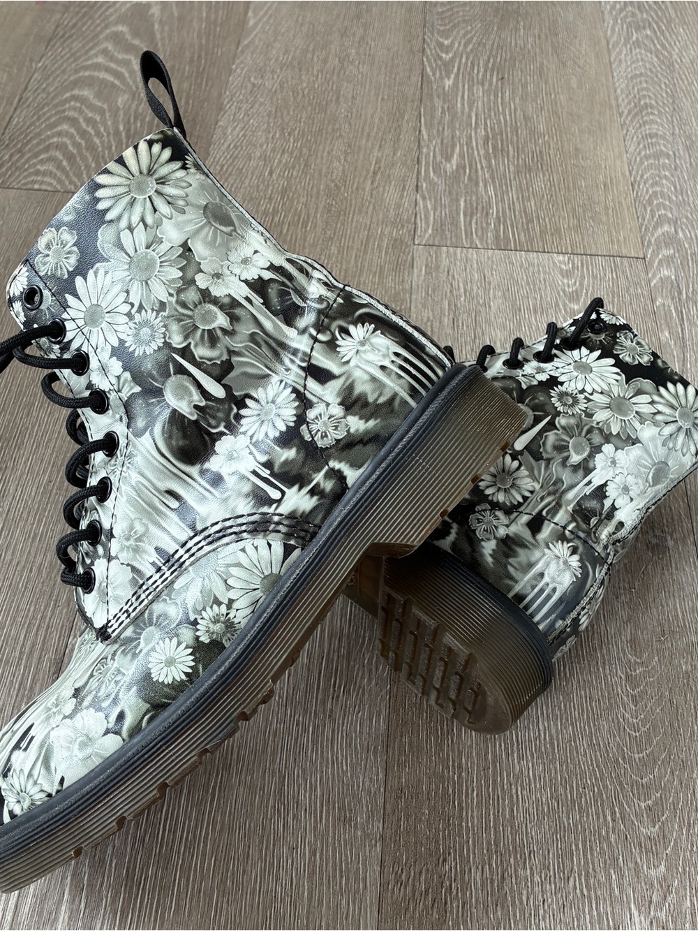DR MARTENS rare floral slime drip boots punk grunge indie monotone leather - Picture 8 of 8